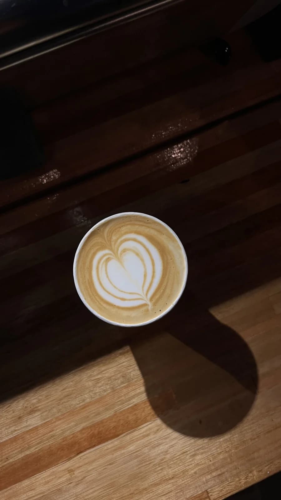Cliente disfrutando café Volveme